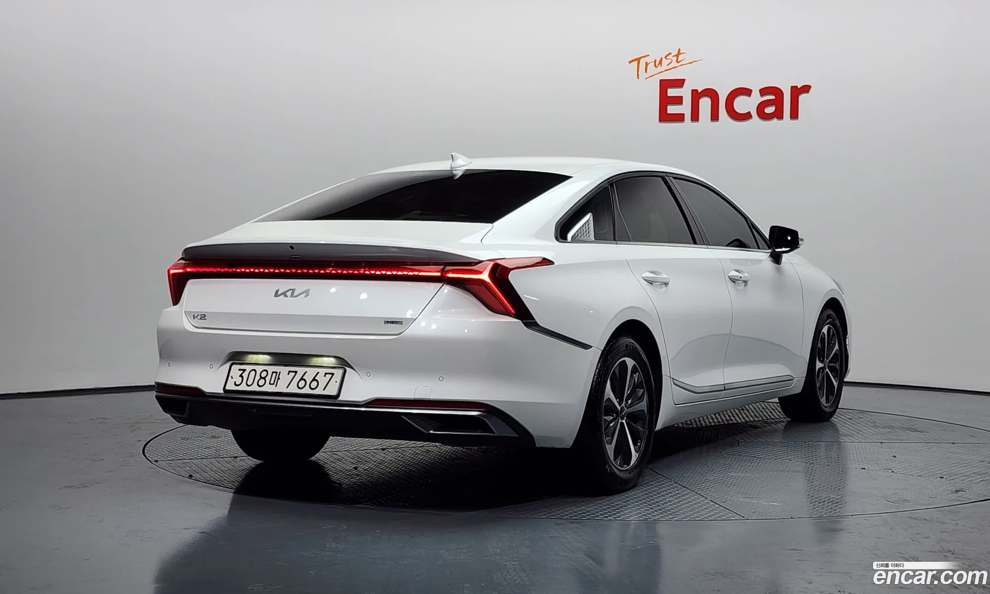 Kia K8 Hybrid 2022 — 11