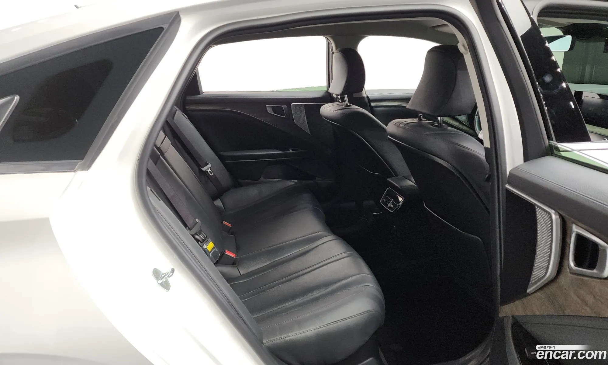 Kia K8 Hybrid 2022 — 19