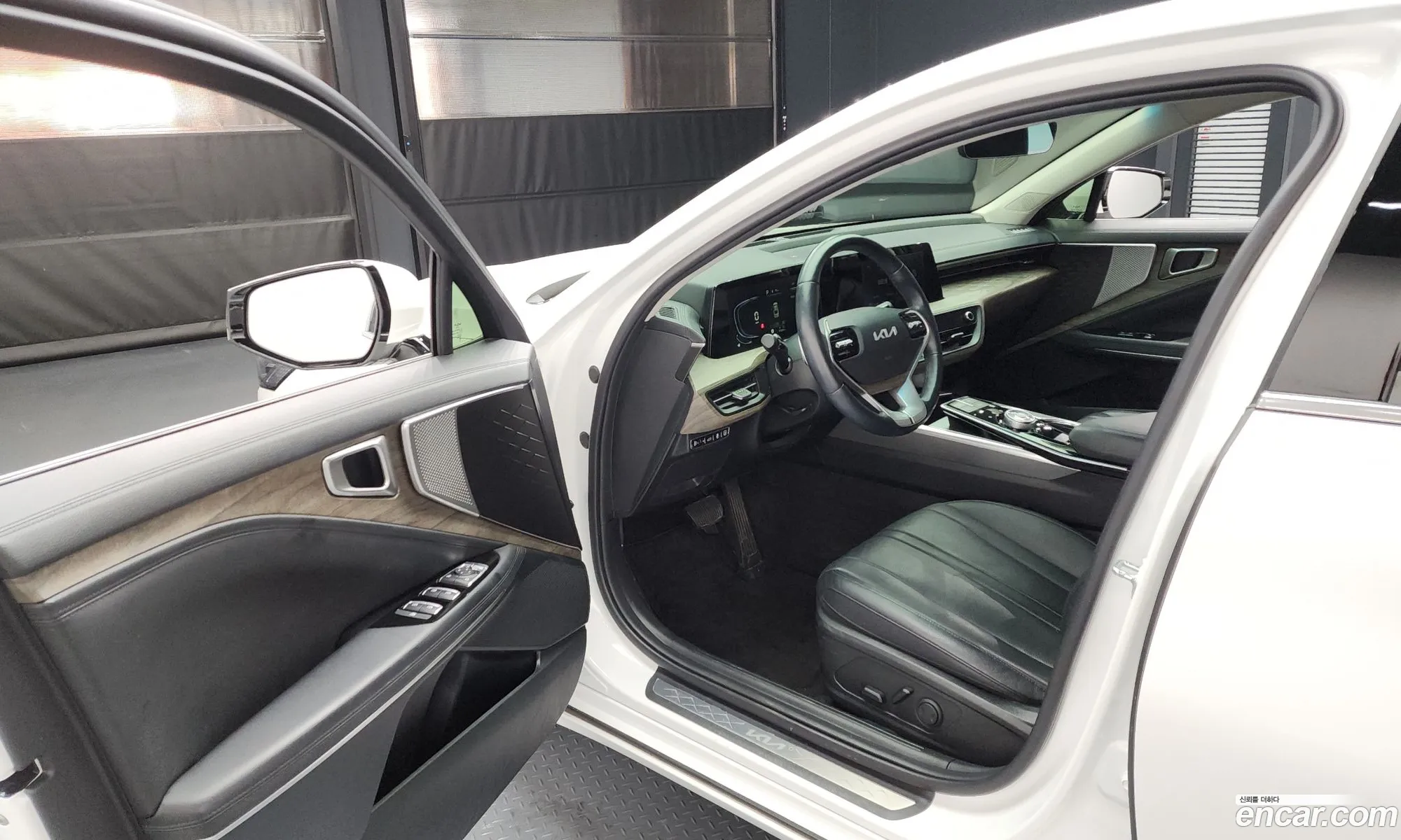 Kia K8 Hybrid 2022 — 20