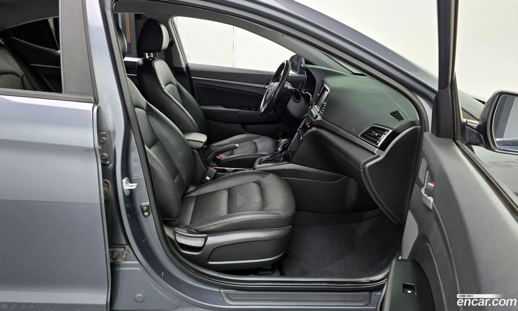 Hyundai Elantra AD 2016 — 5