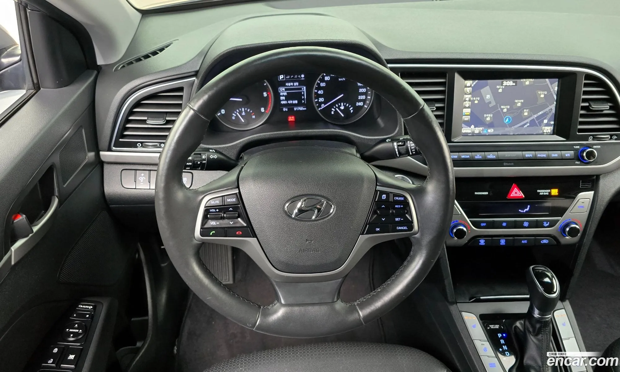 Hyundai Elantra AD 2016 — 19