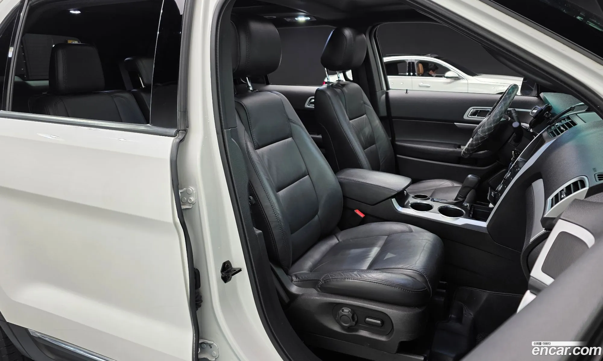 Ford Explorer 2014 1FM5K7D9XEGB46871 — 9