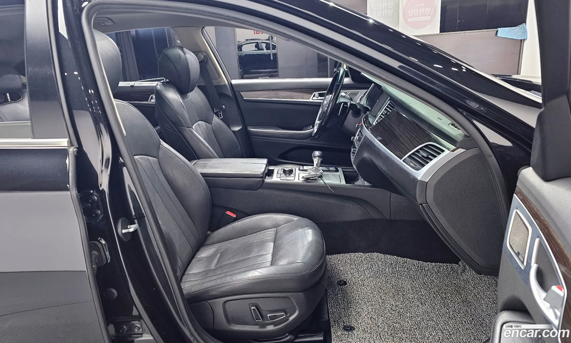 Genesis G80 2017 KMHGM41DDJU259244 — 18