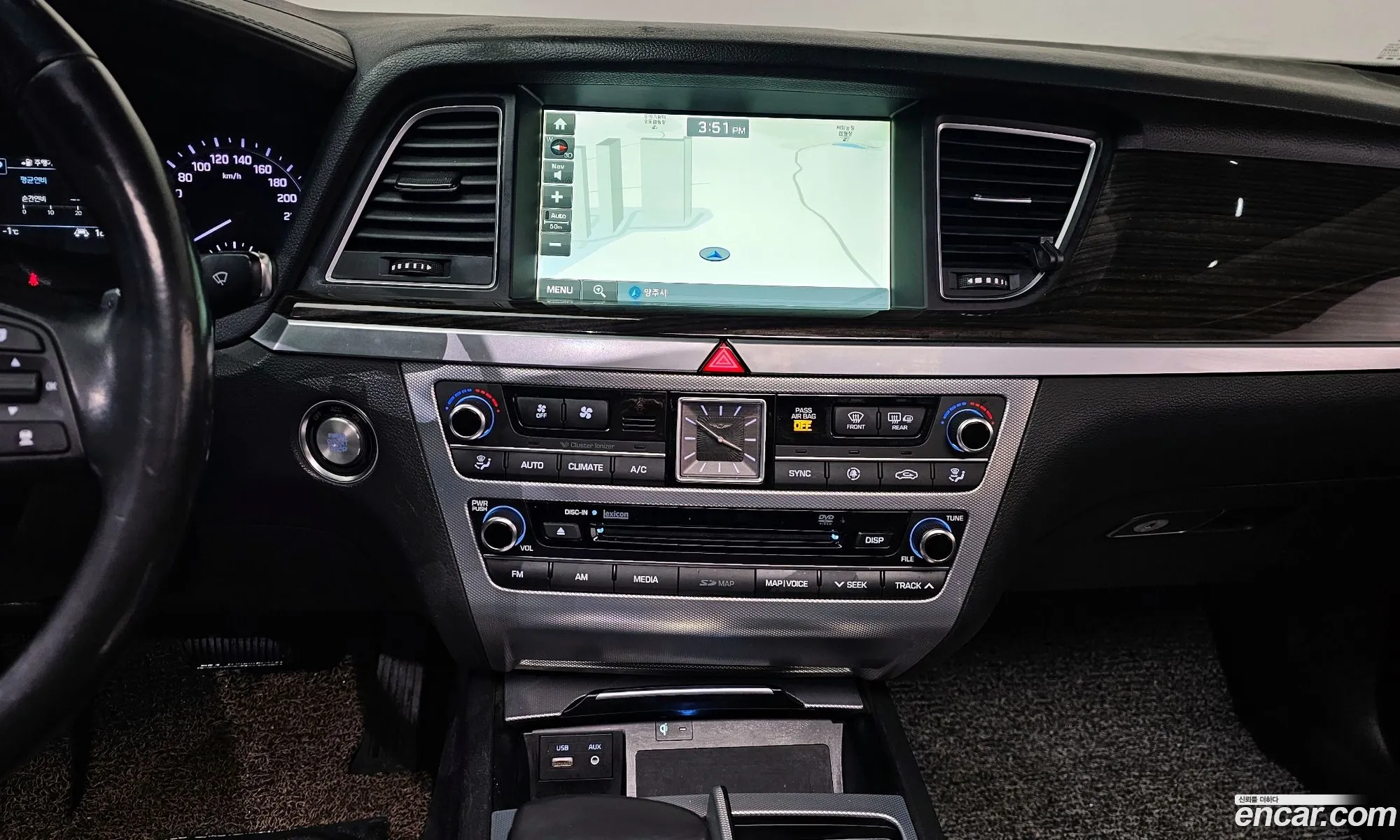 Genesis G80 2017 KMHGM41DDJU259244 — 9