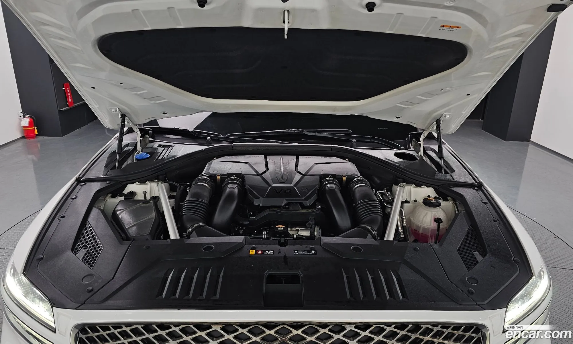 Genesis GV70 2021 — 16