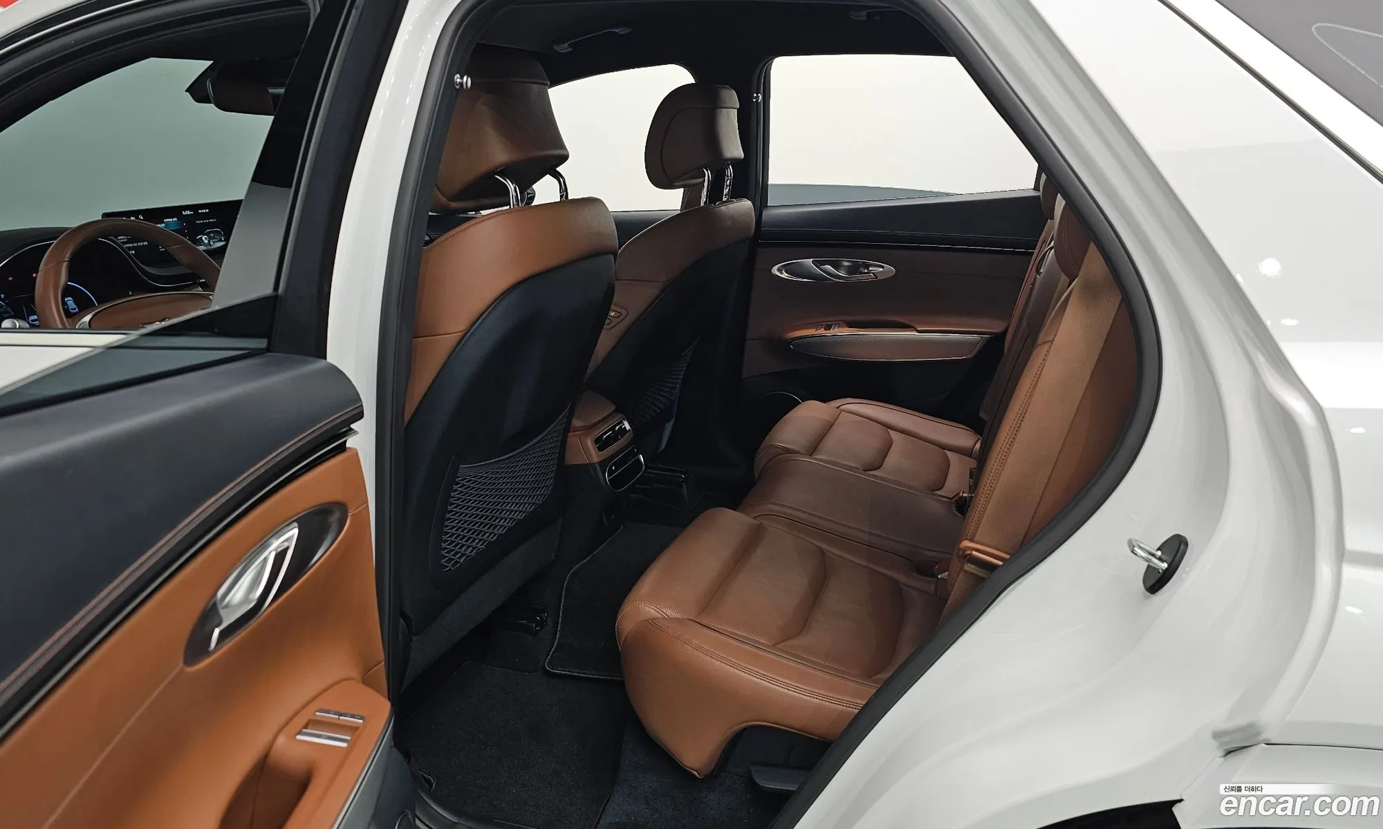 Genesis GV70 2021 — 11