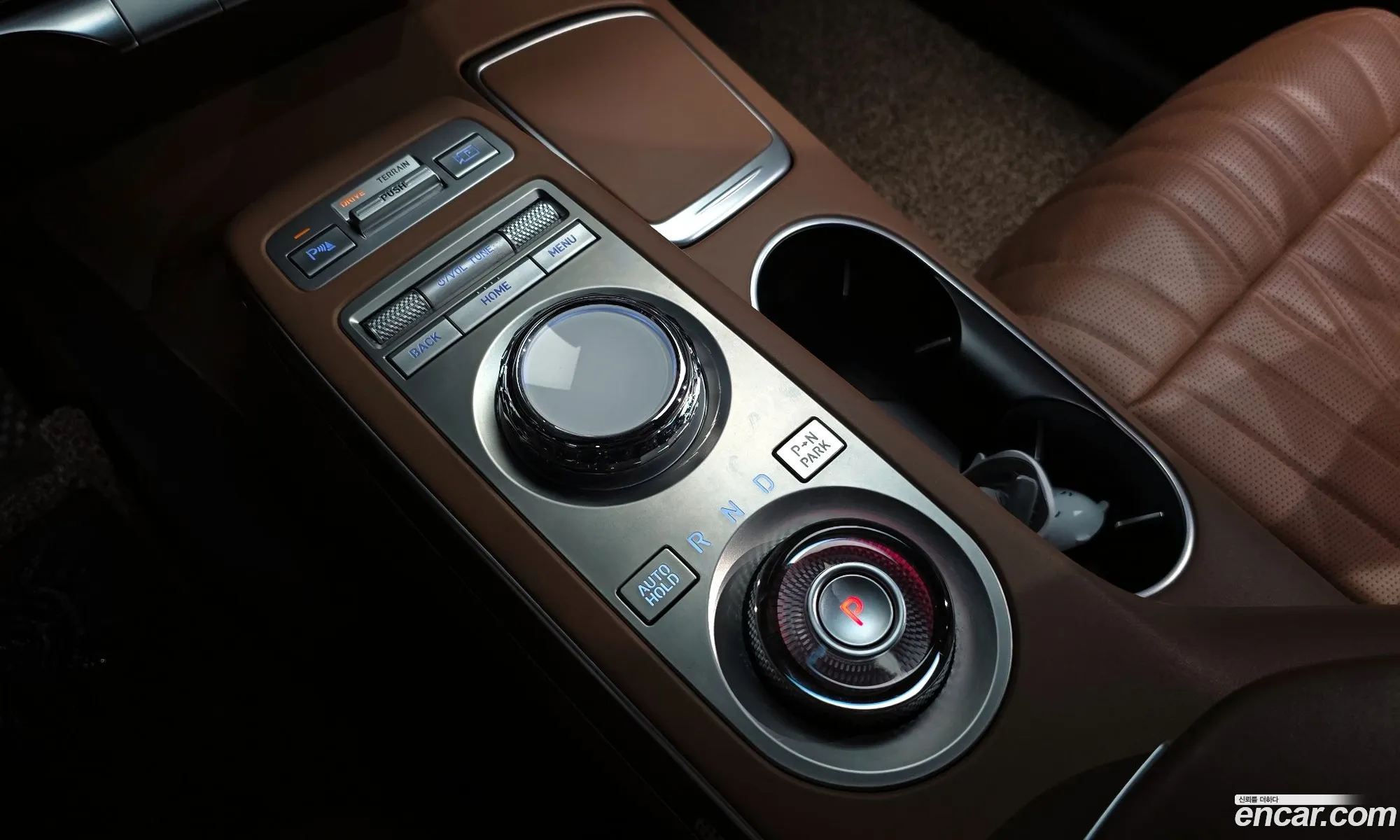 Genesis GV70 2021 — 14