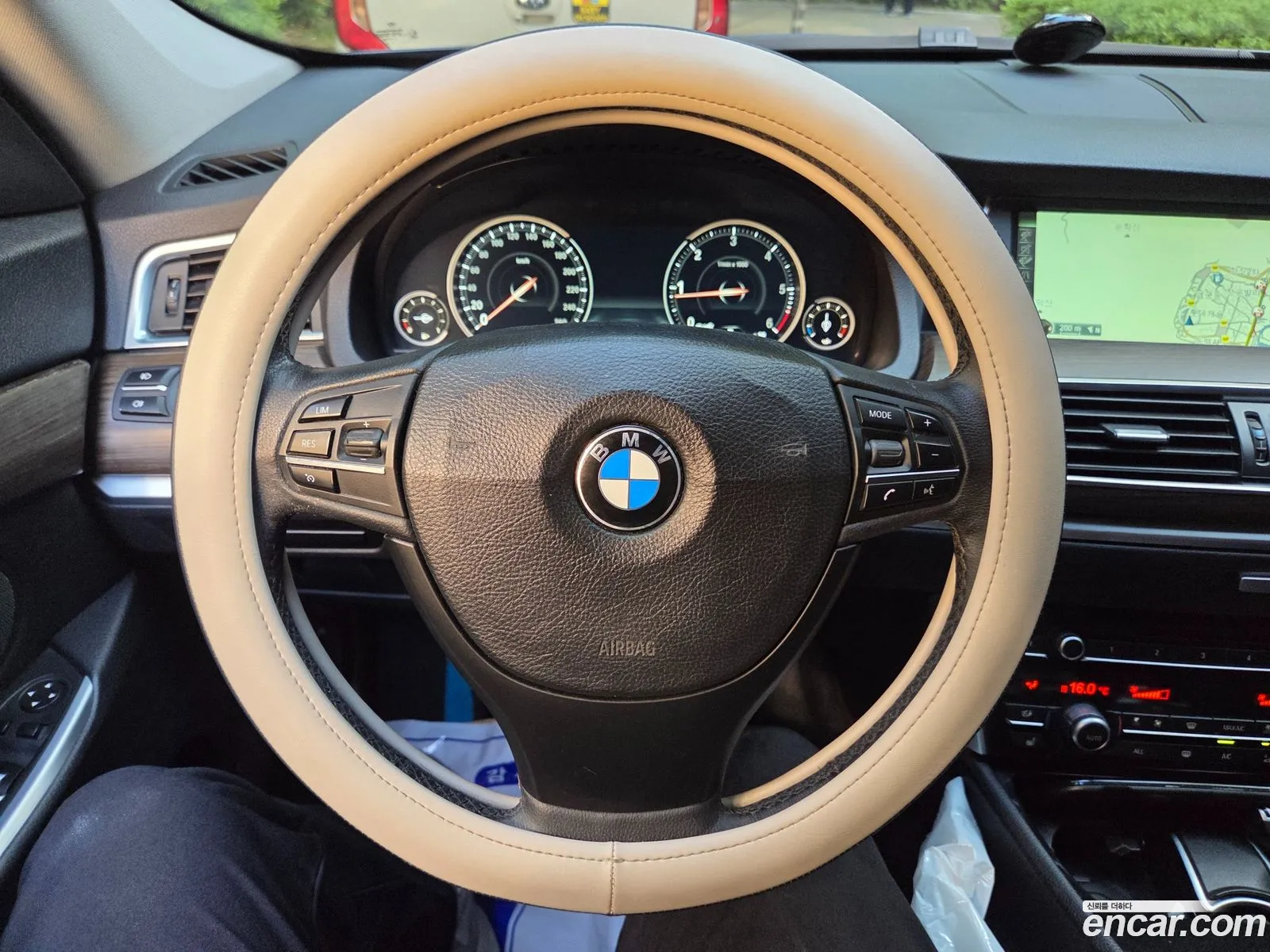 BMW 5 Series GT 2013 — 14