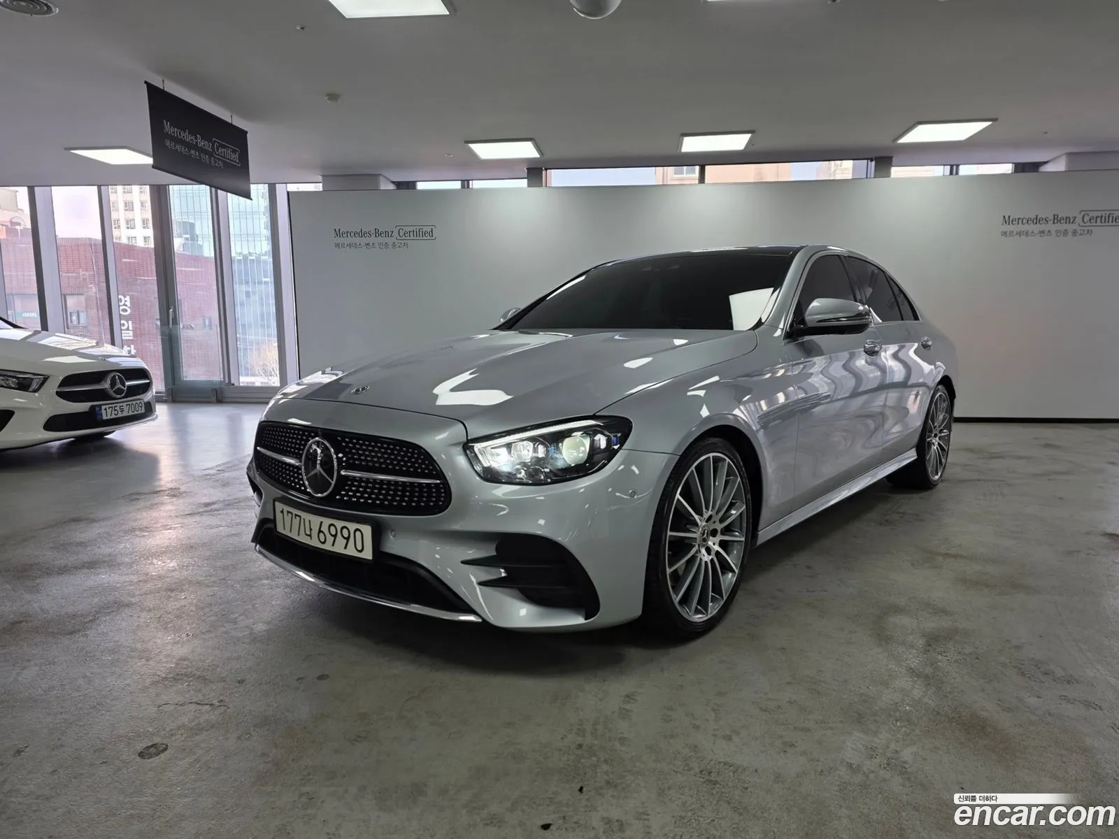 Mercedes-Benz E-Class W213 2022 — 17