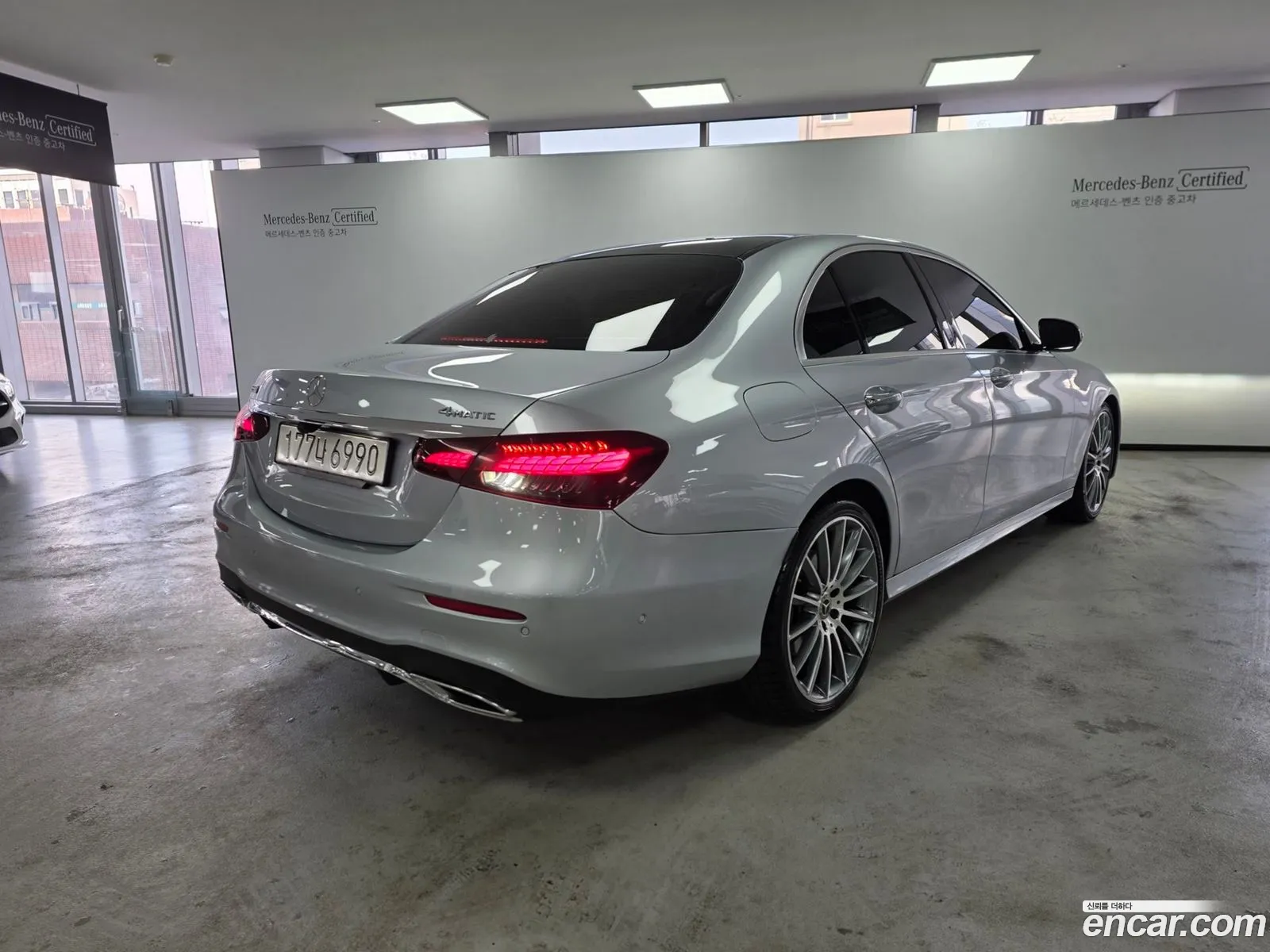 Mercedes-Benz E-Class W213 2022 — 12