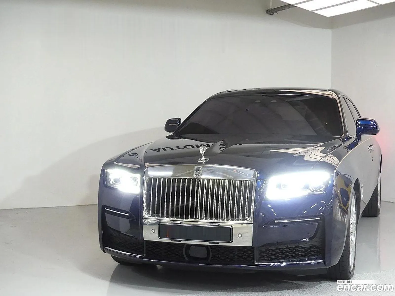 Rolls-Royce Ghost 2022 — 19