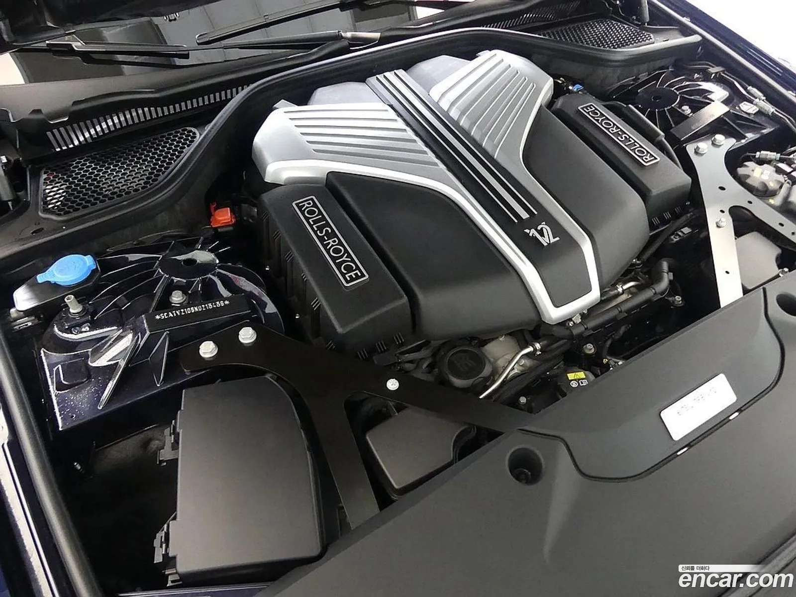 Rolls-Royce Ghost 2022 — 12