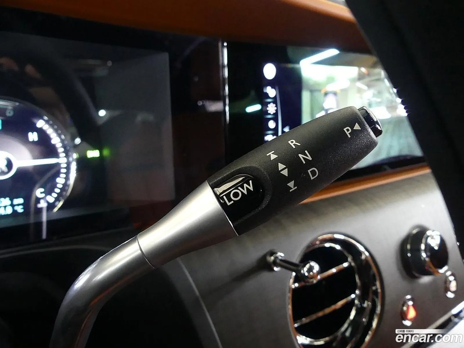 Rolls-Royce Ghost 2022 — 18