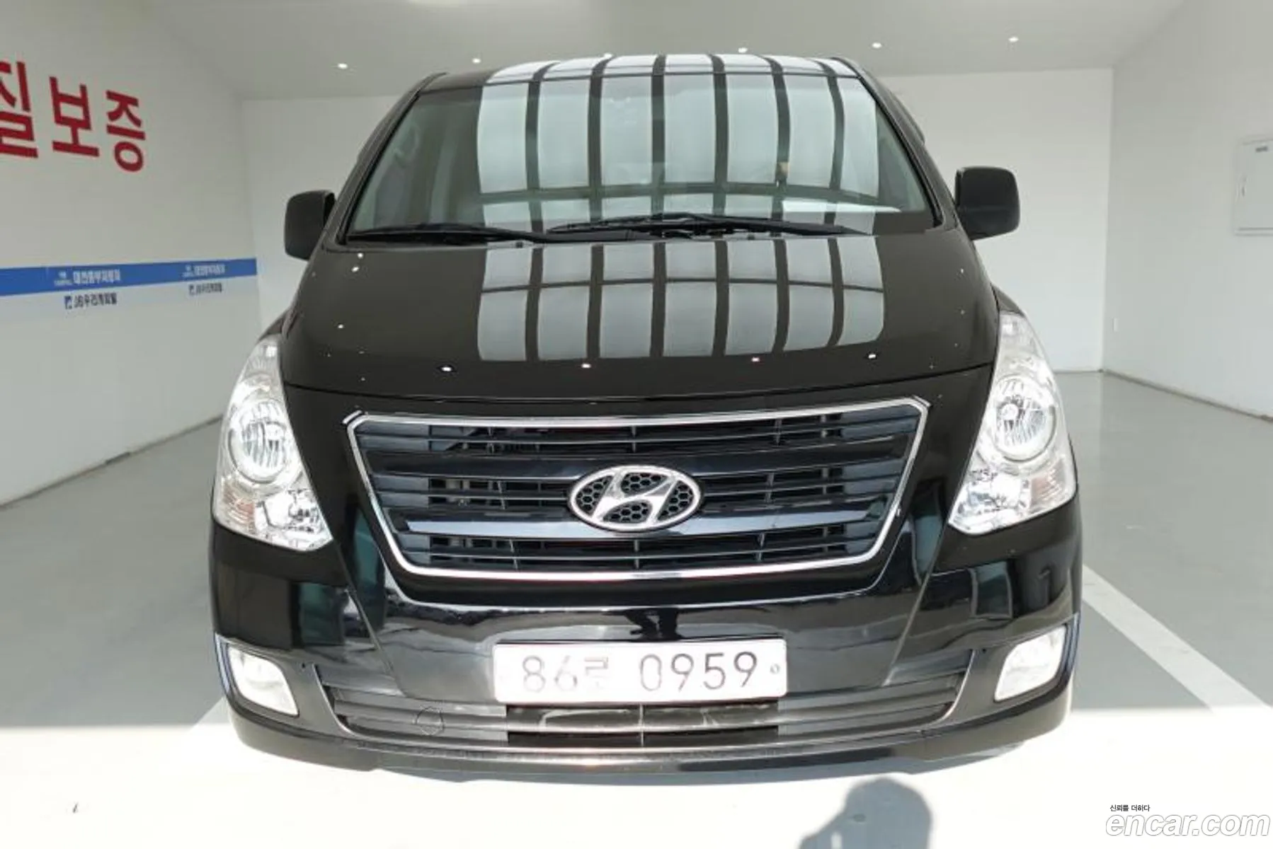 Hyundai Grand Starex 2017 — 16