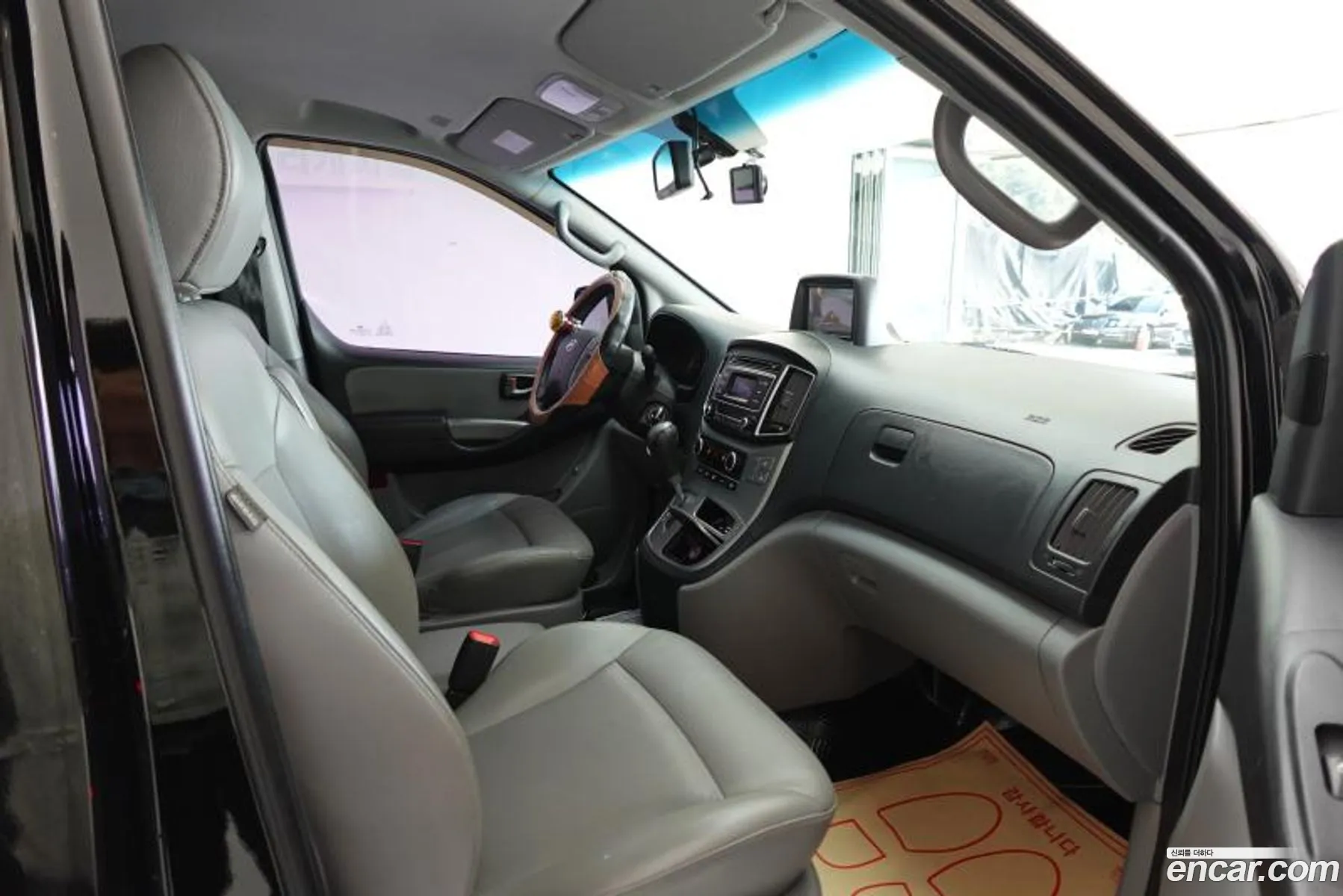 Hyundai Grand Starex 2017 — 19