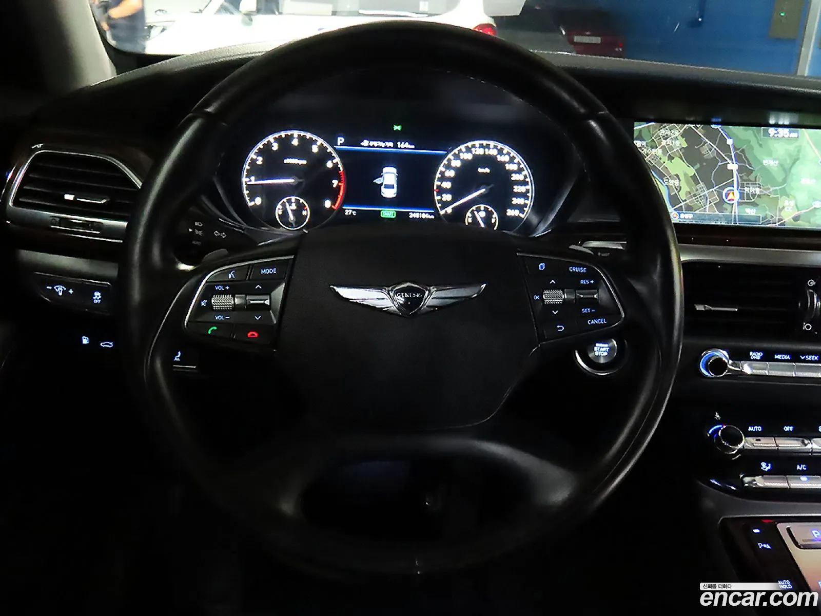 Genesis EQ900 2016 — 3