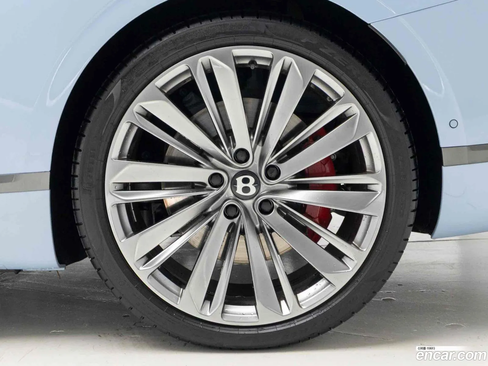 Bentley Continental GT 2025 — 18