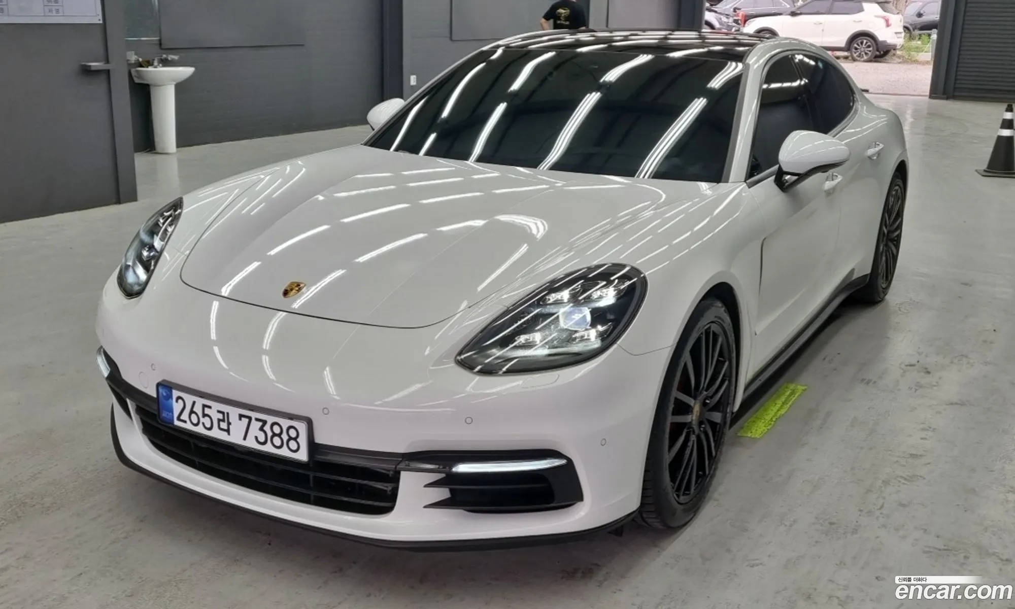 Porsche Panamera 2018 — 2
