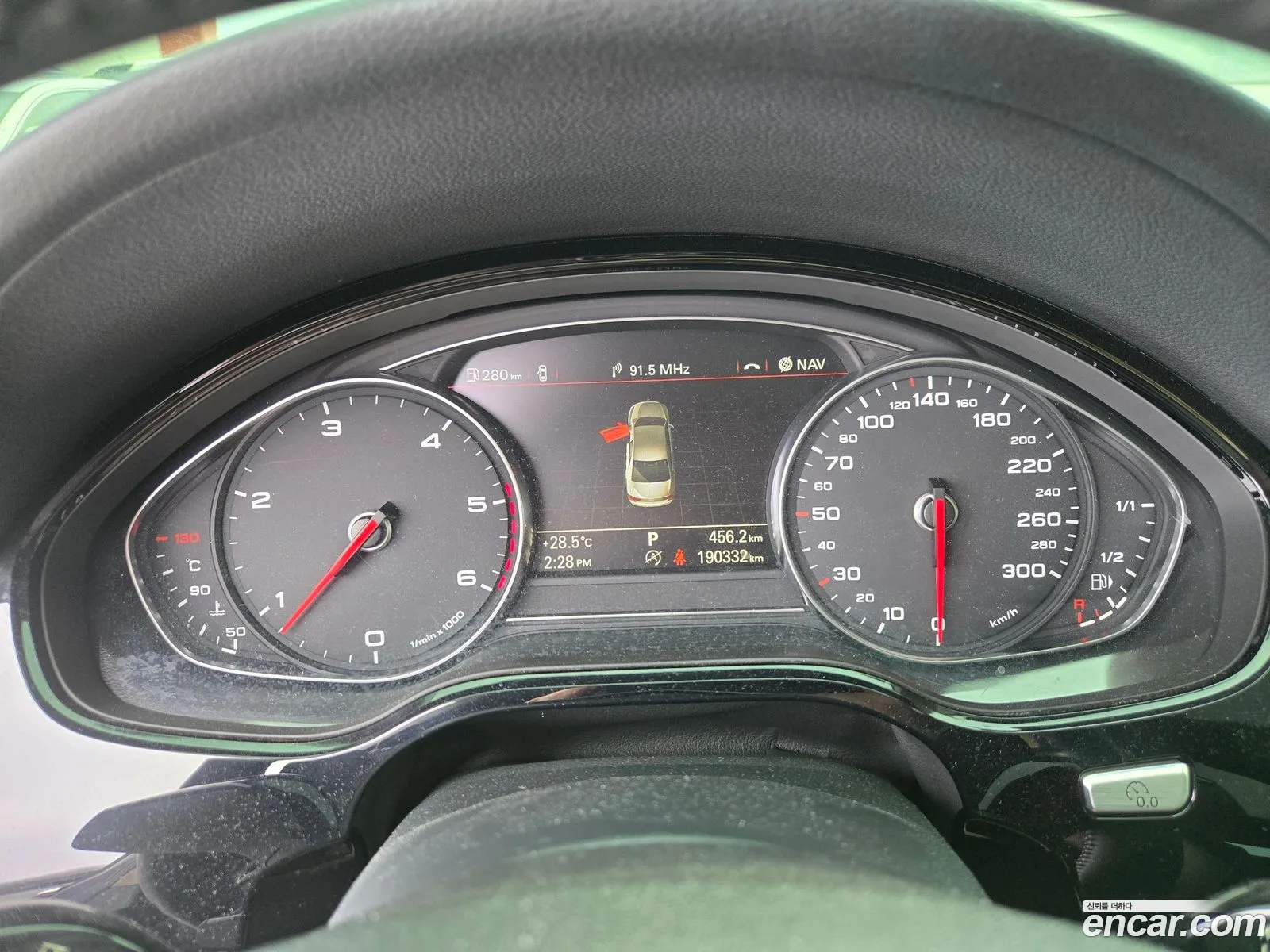 Audi A8 2012 — 17