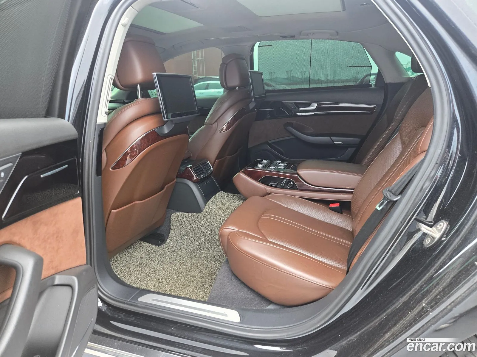 Audi A8 2012 — 19