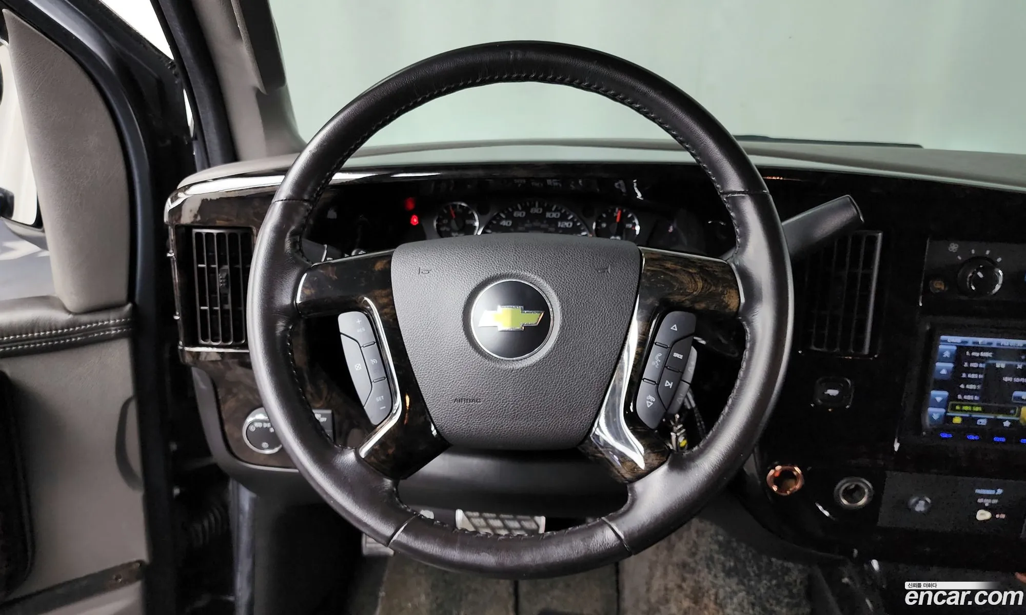 Chevrolet Express Van 2017 1GBWG9CG4H1182766 — 4