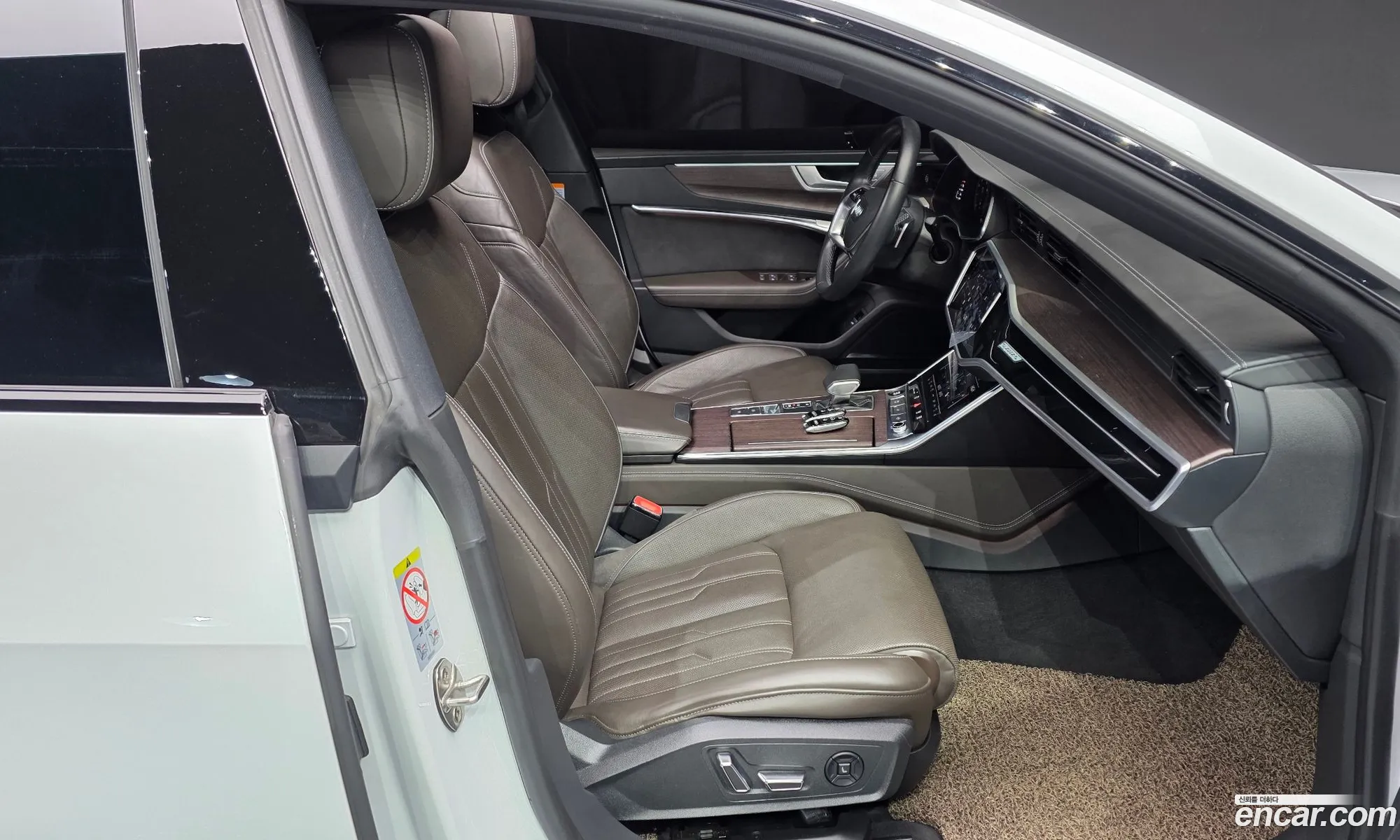 Audi A7 2022 WAUZZZF22NN017366 — 3