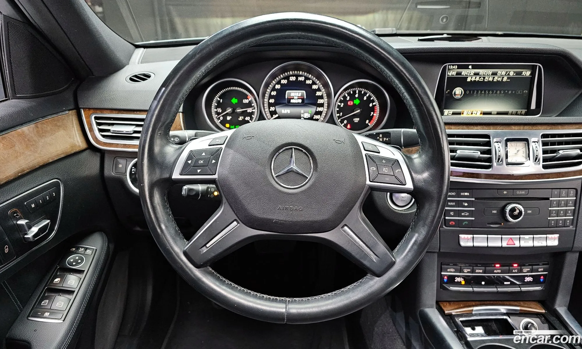 Mercedes-Benz E-Class W212 2015 — 12