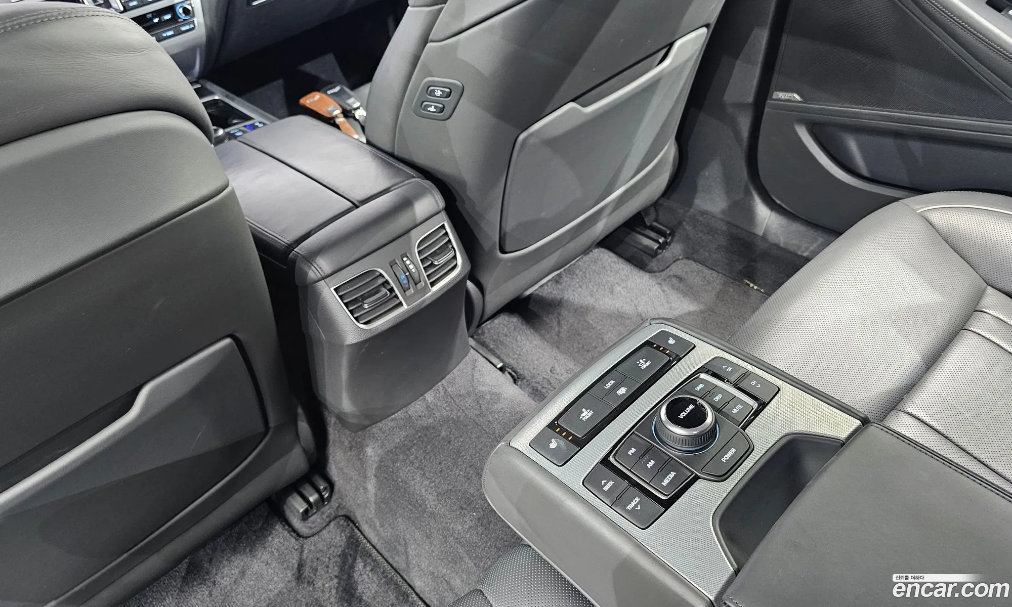 Genesis G80 2016 — 19