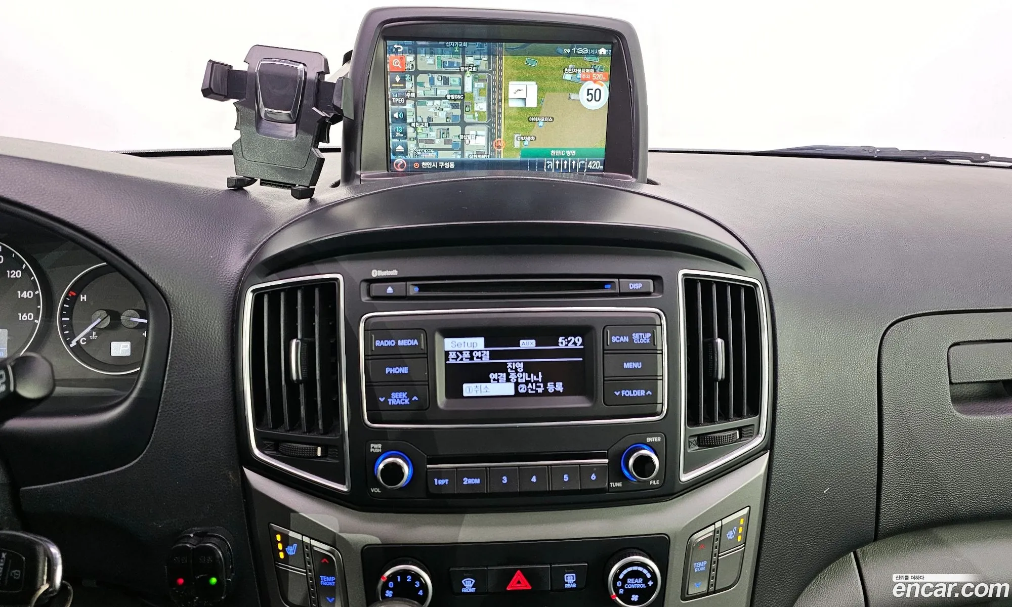 Hyundai Grand Starex 2015 — 17