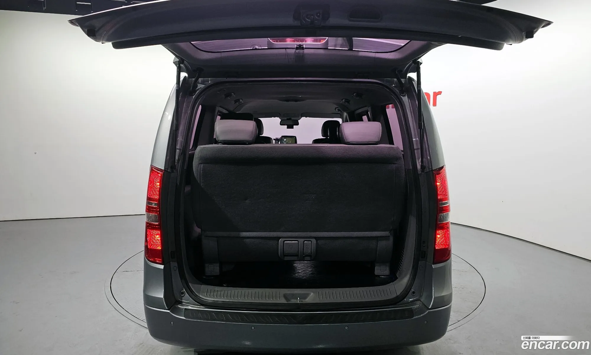Hyundai Grand Starex 2015 — 13