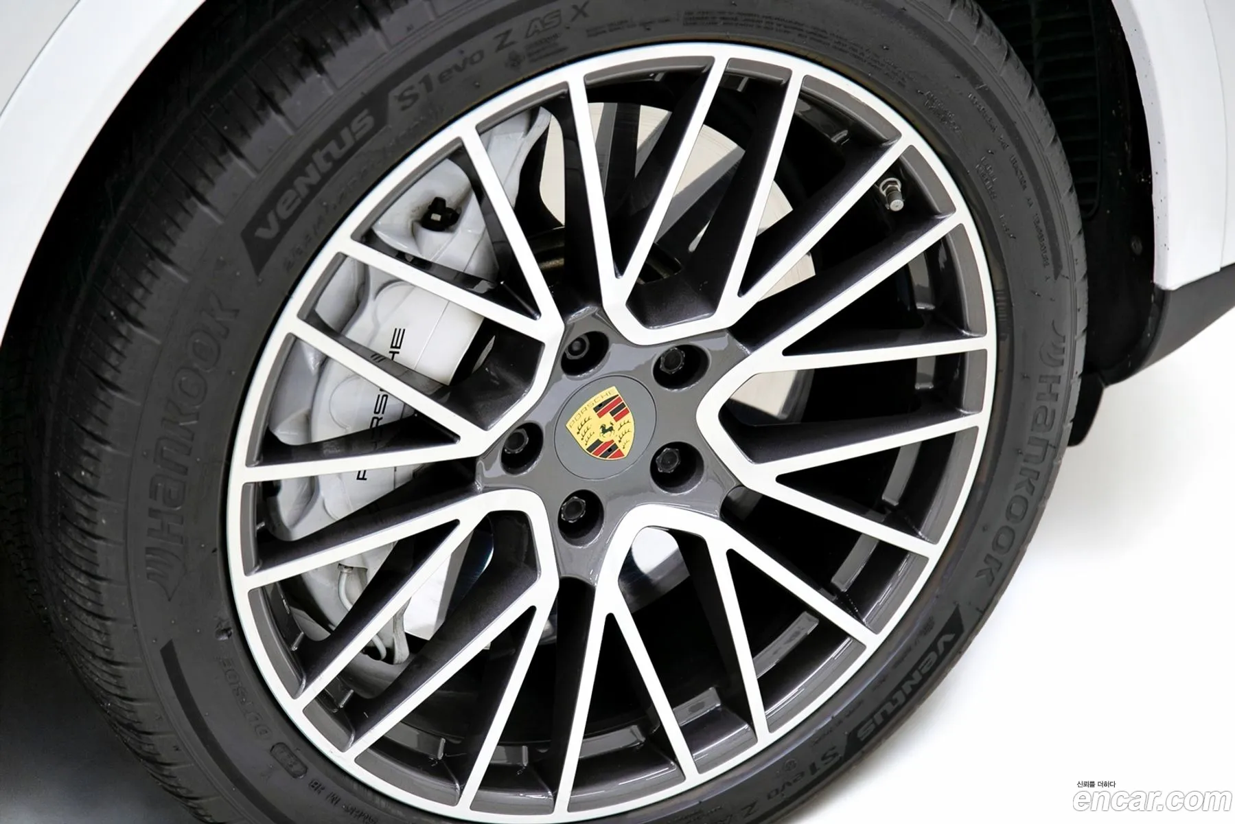 Porsche Cayenne 2020 — 14