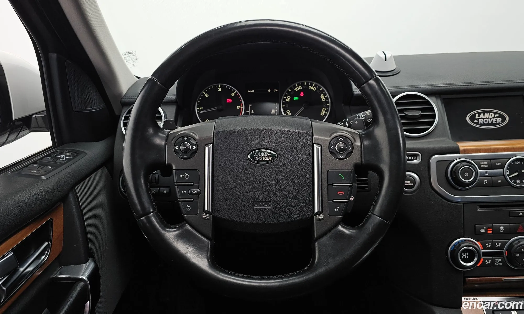 Land Rover Discovery 4 2015 SALLAAAG6FA742429 — 15