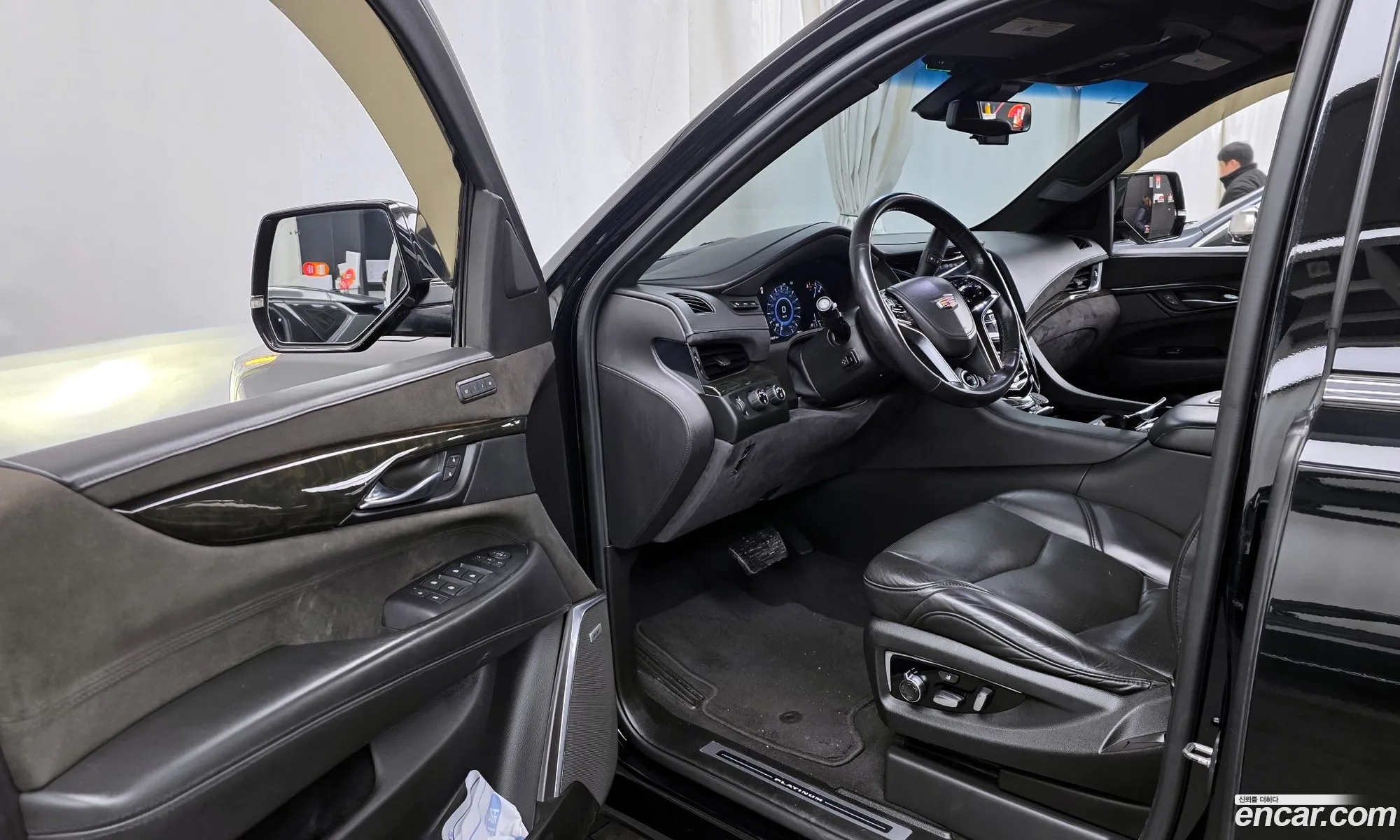 Cadillac Escalade 2019 — 2