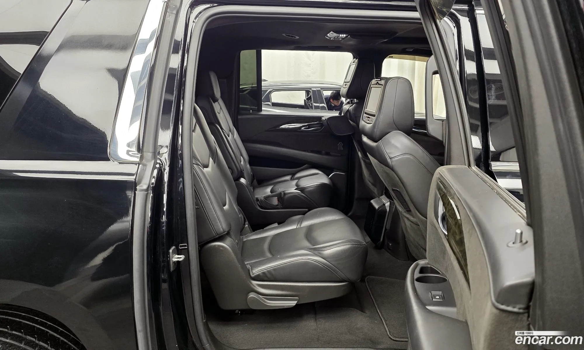 Cadillac Escalade 2019 — 18