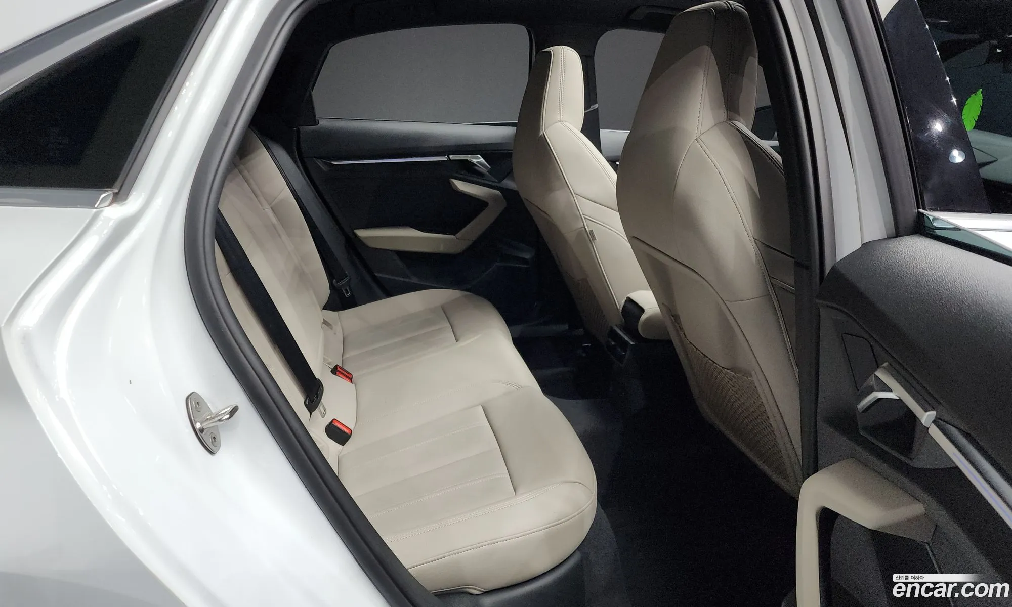 Audi A3 2024 WAUZZZGY0RA062127 — 3