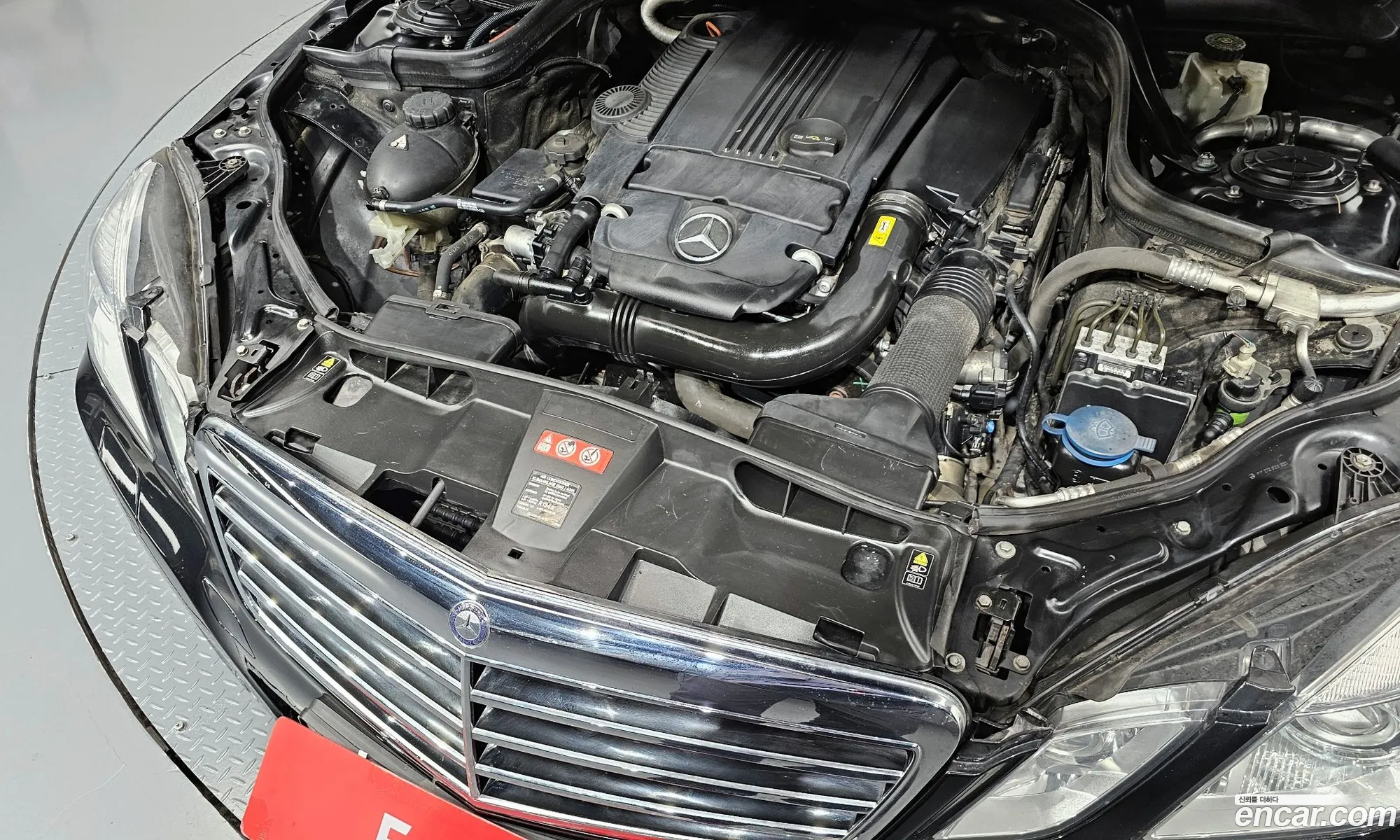 Mercedes-Benz E-Class W212 2011 WDDHF4JB7BA397671 — 9