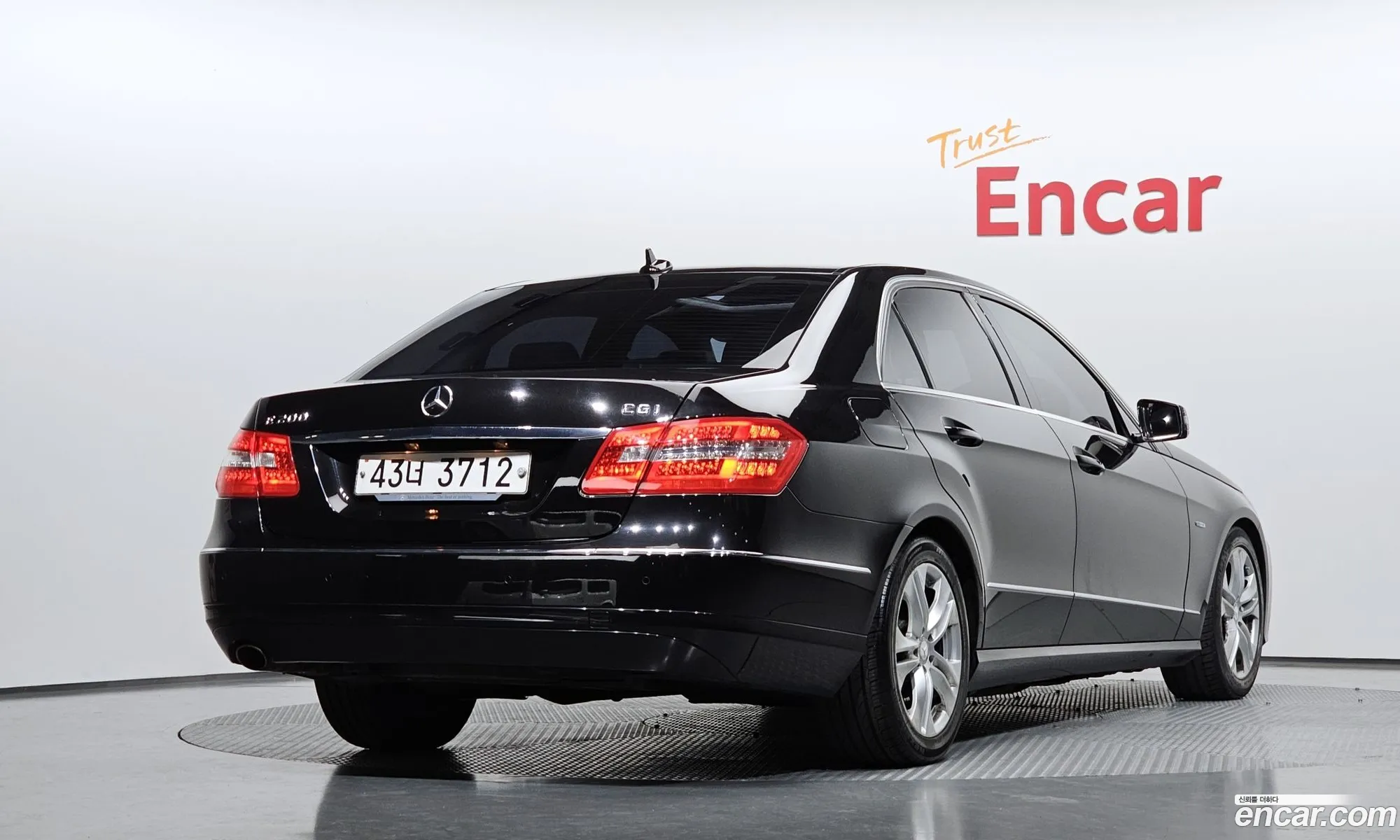 Mercedes-Benz E-Class W212 2011 WDDHF4JB7BA397671 — 12