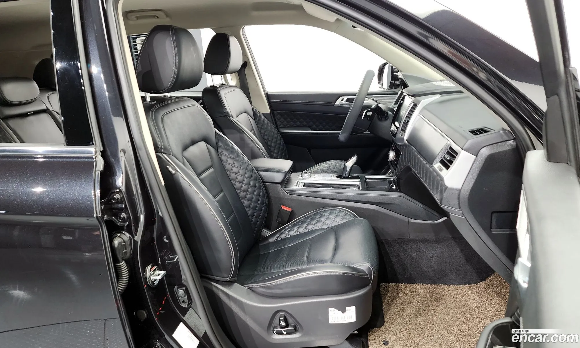 KG Mobility (SsangYong) Rexton 2022 — 17