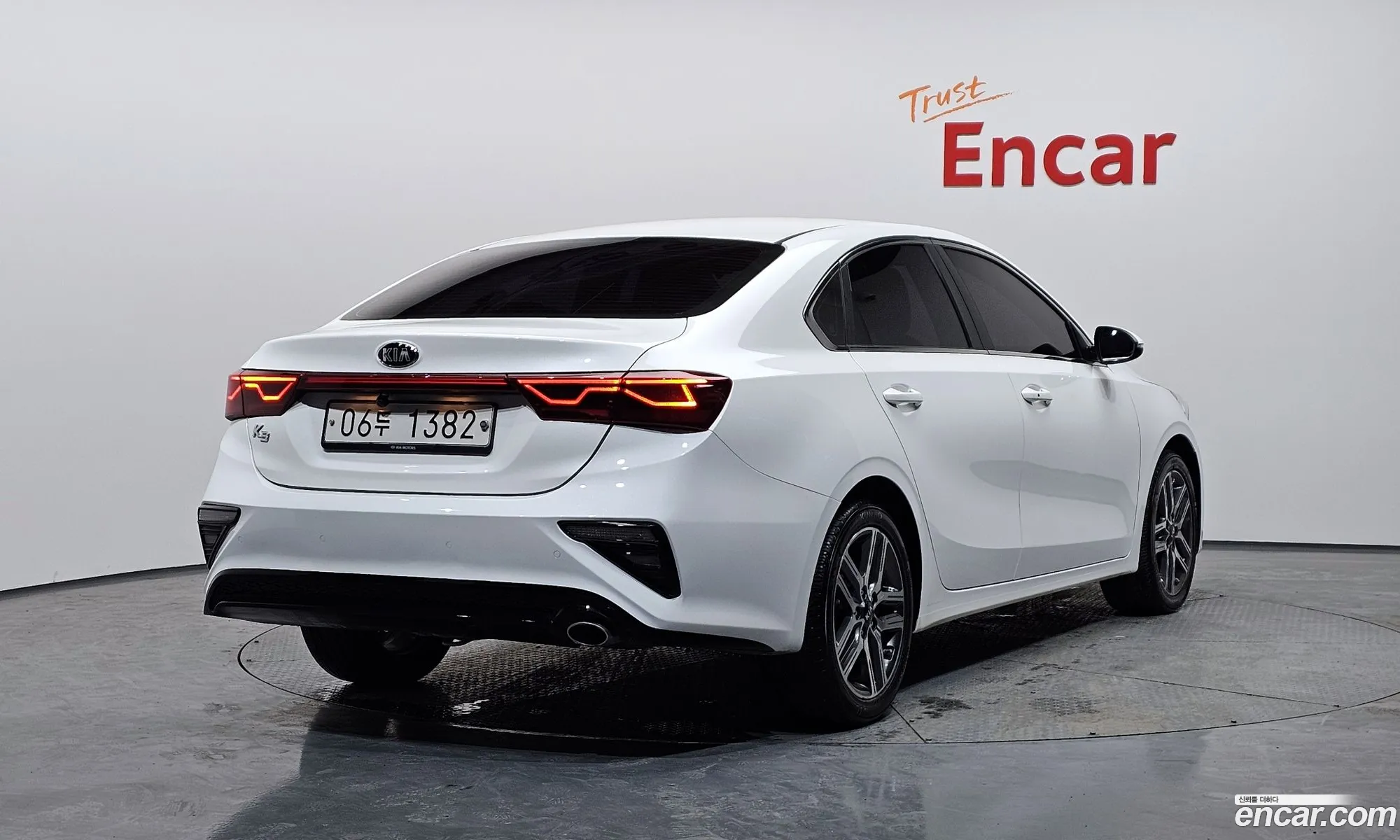 Kia K3 2018 — 17