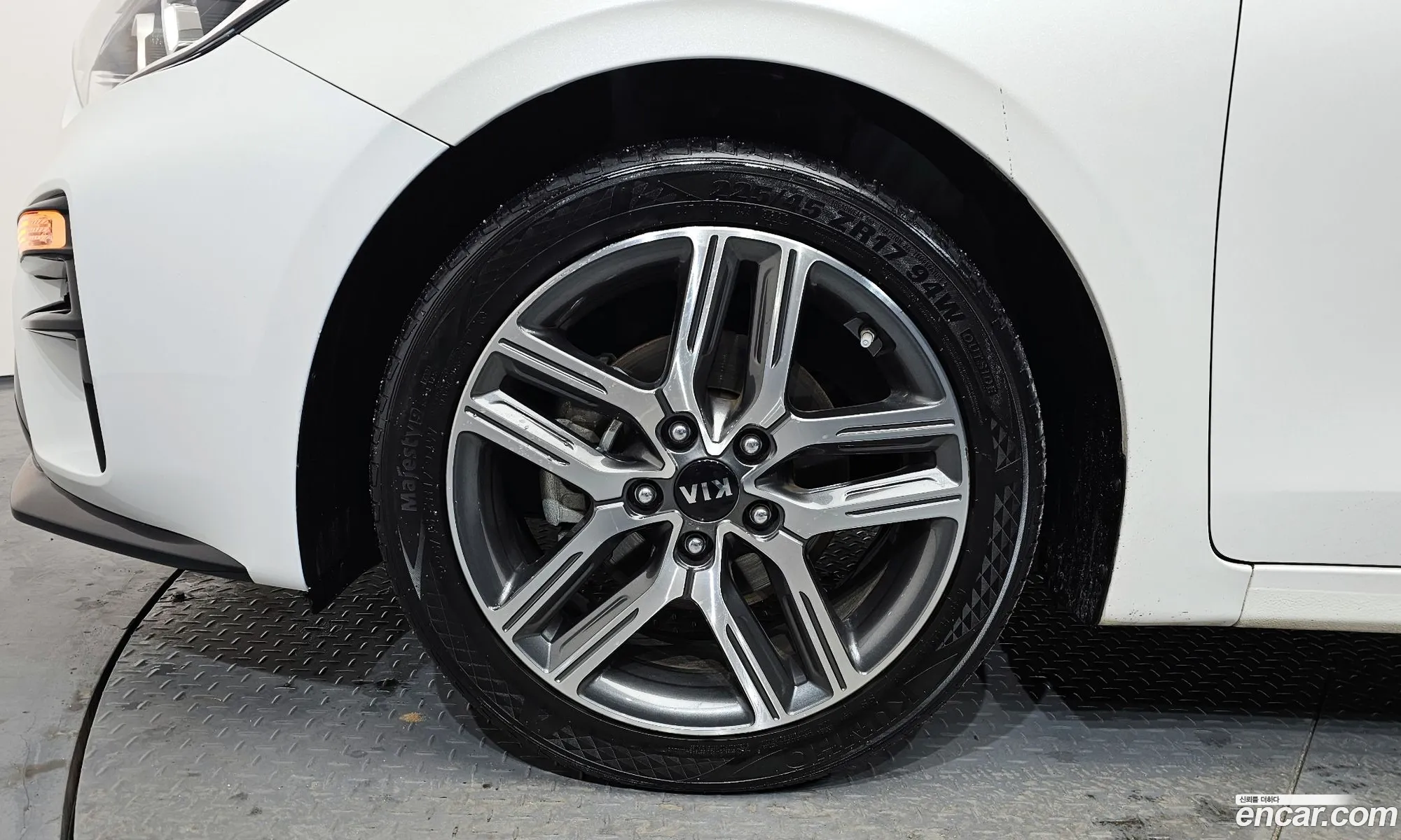 Kia K3 2018 — 19