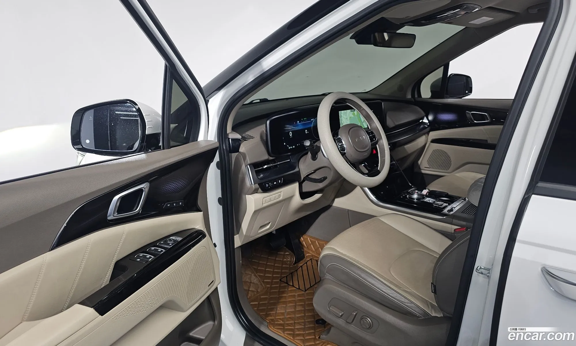Kia Carnival 2023 — 3