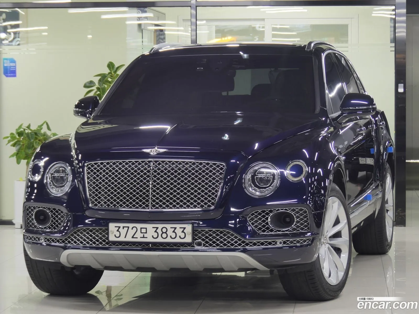 Bentley Bentayga 2020 — 17