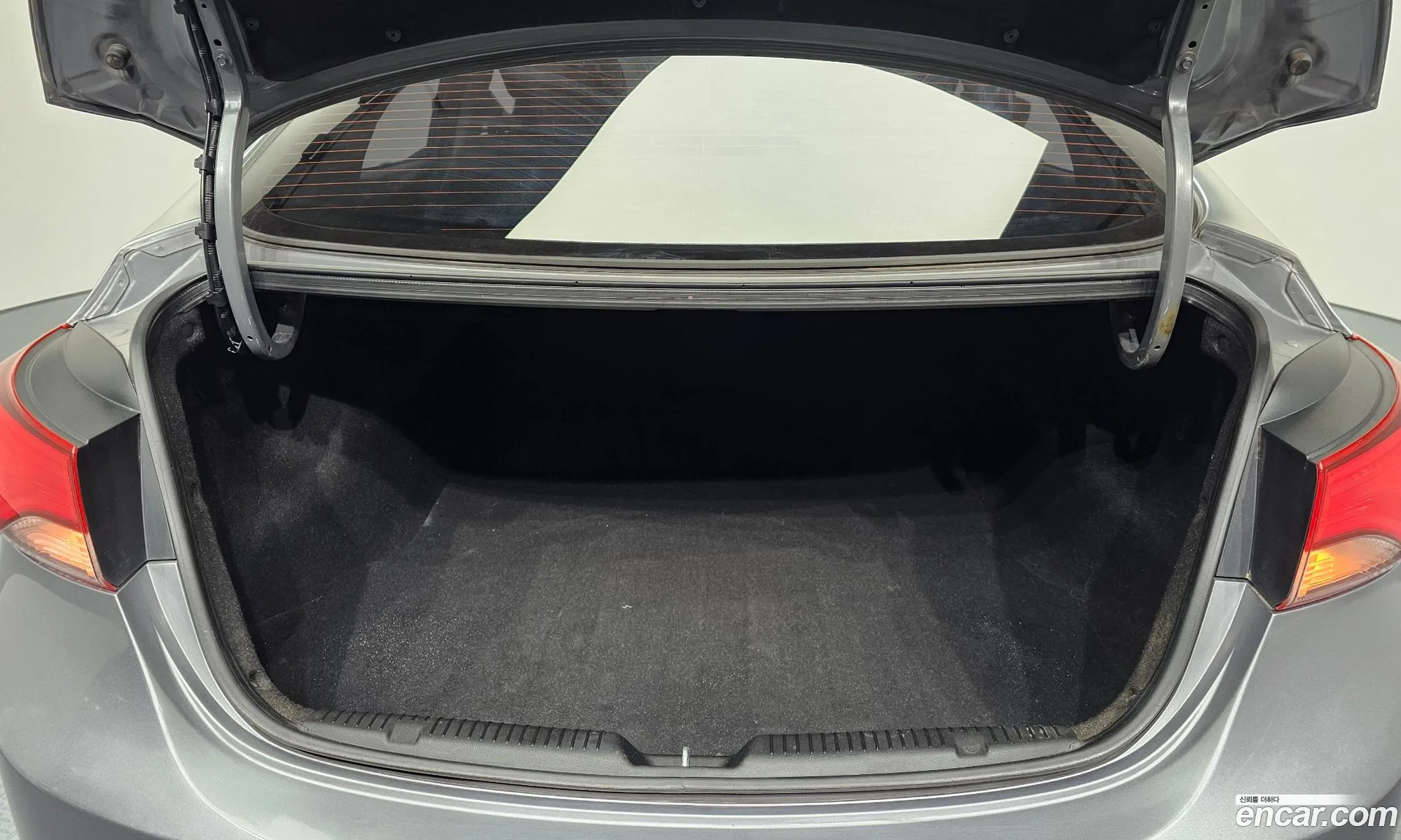 Hyundai Elantra 2015 — 17