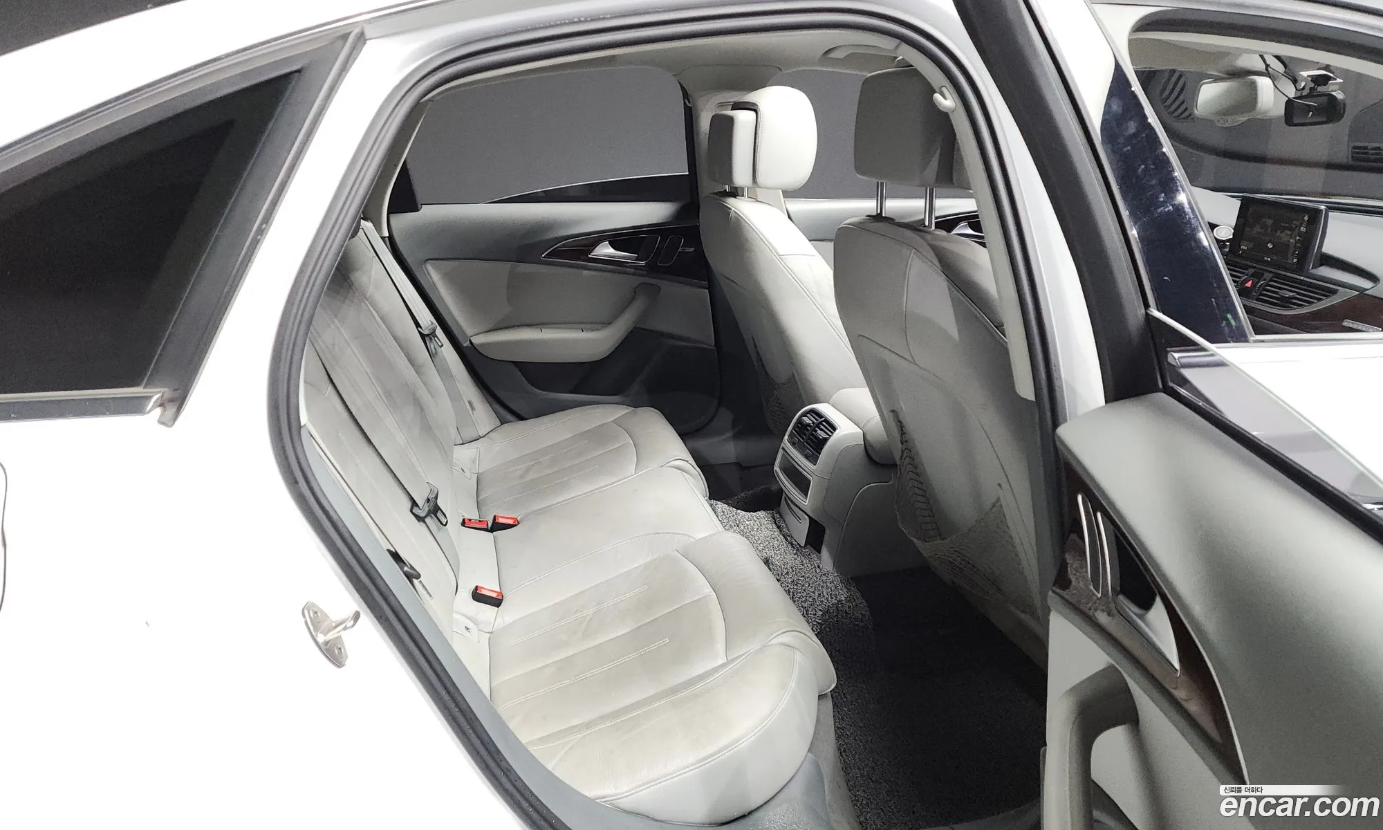 Audi A6 2015 — 14