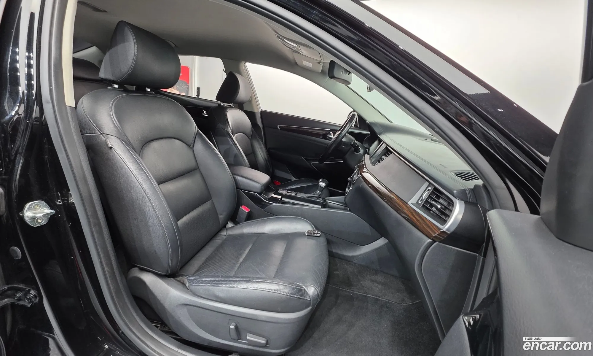 Kia K7 2019 — 17
