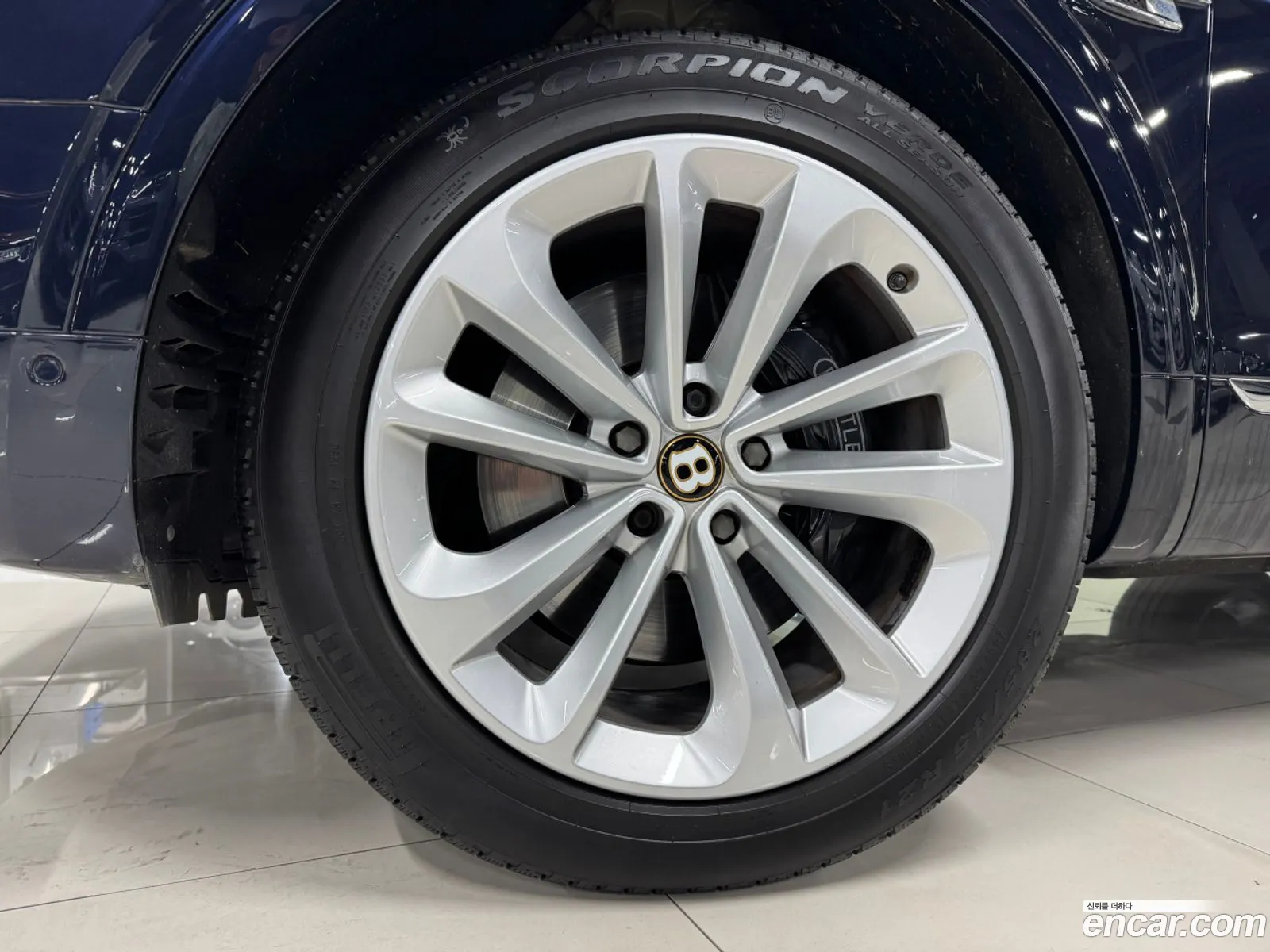 Bentley Bentayga 2020 — 10