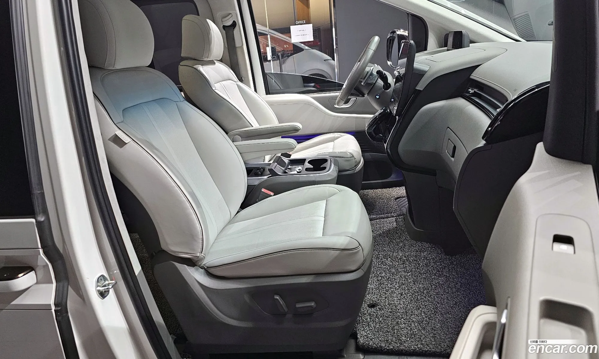 Hyundai Staria 2022 — 19
