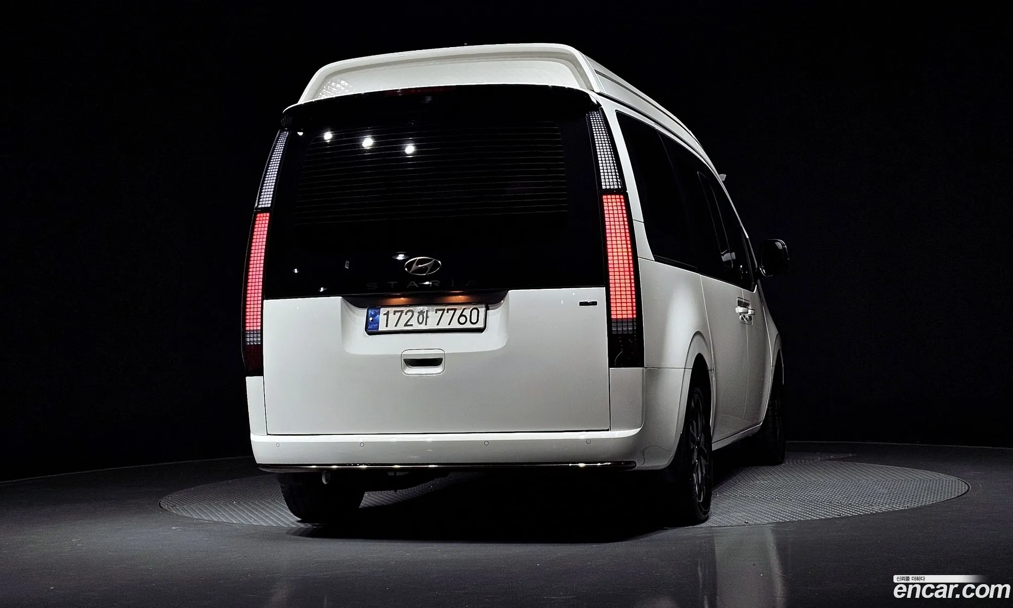 Hyundai Staria 2022 — 18