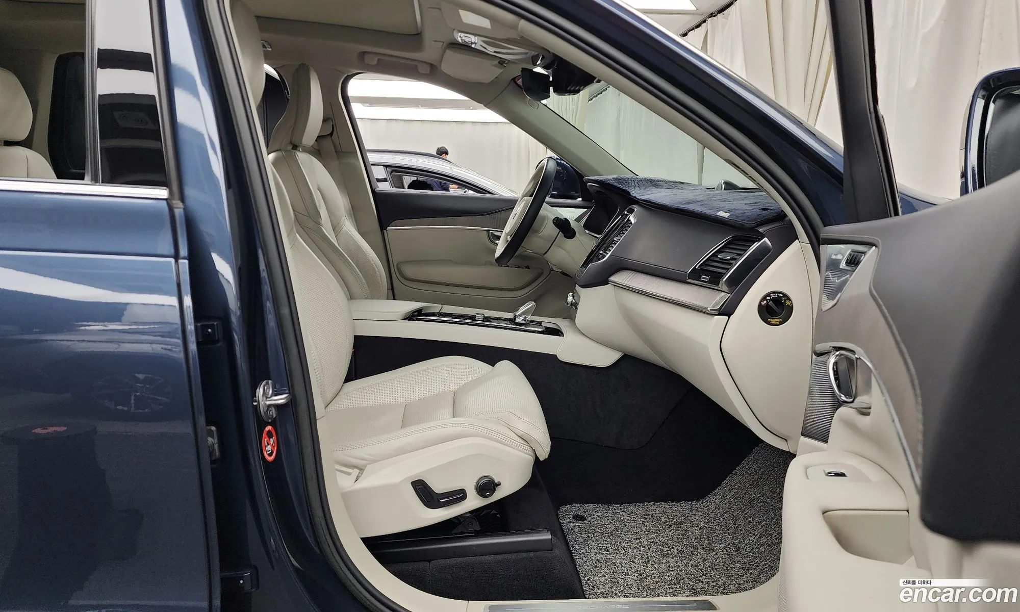 Volvo XC90 2022 YV1LFH60DN1841061 — 4