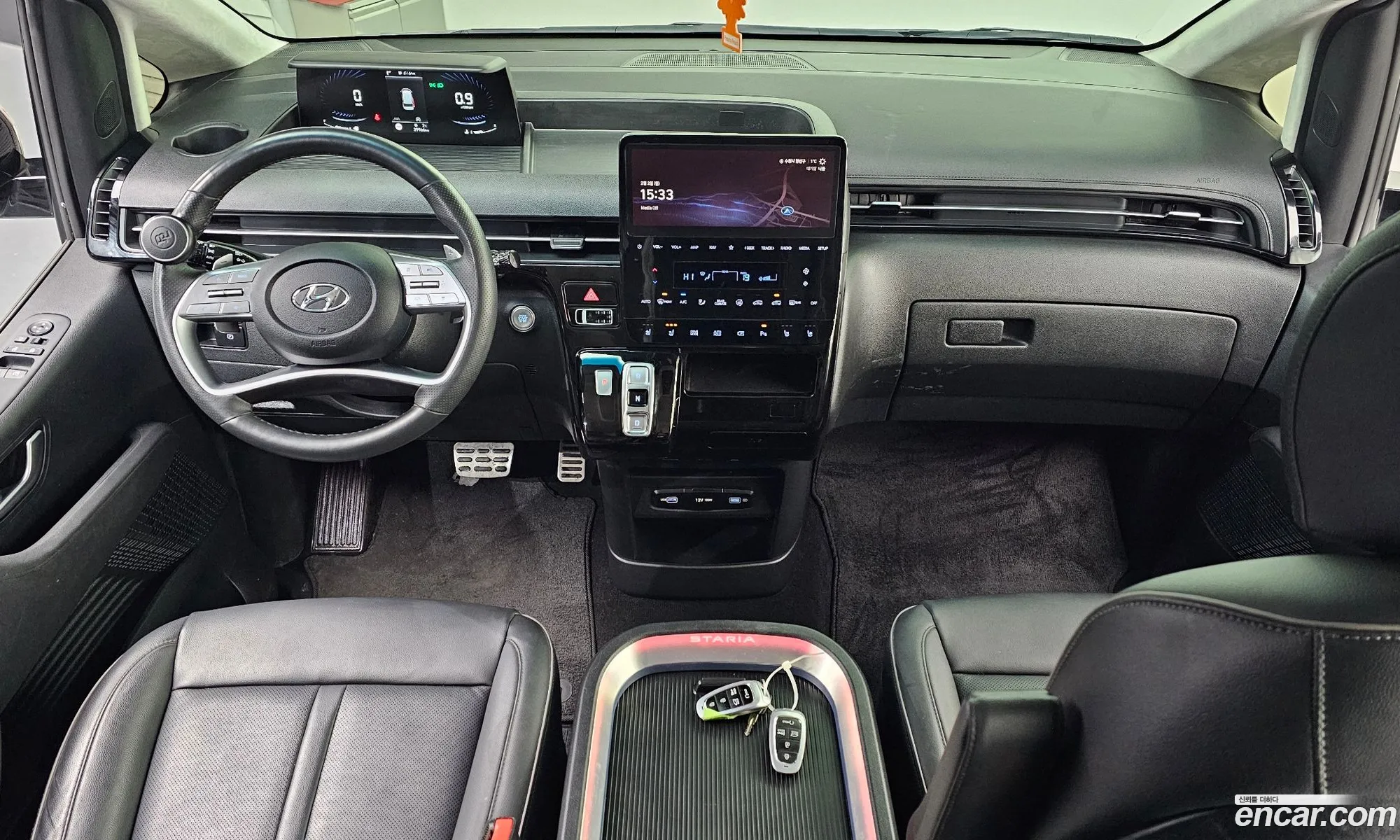 Hyundai Staria 2023 — 4